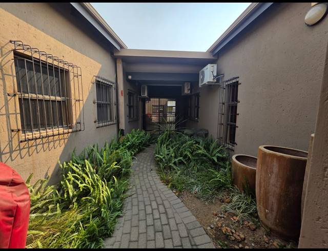 921.50M² BUSINESS TO LET IN SASOLBURG EXT 5